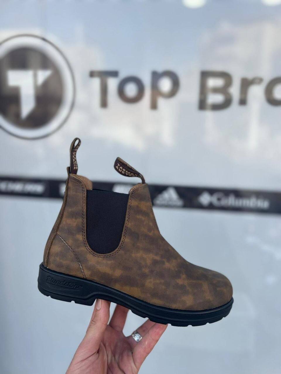 بدك بسطار يعيش معك سنين ويحمّيك بالبرد والمطر؟ حضّر حالك لـ #الحذاء_الشتوي_الاول #BLONDE_STONE الأصلي! Preview Image