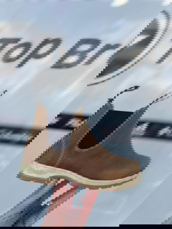 بدك بسطار يعيش معك سنين ويحمّيك بالبرد والمطر؟ حضّر حالك لـ #الحذاء_الشتوي_الاول #BLONDE_STONE الأصلي! Image 6 Preview