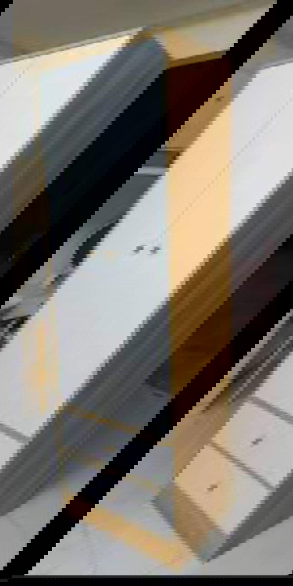 دولاب تخزين عصري وعملي – مثالي للمساحات الصغيرة! Image 5 Preview