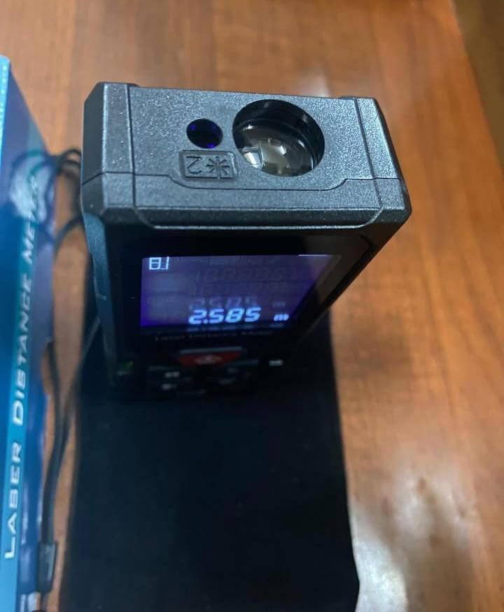 هل سئمت من القياسات اليدوية غير الدقيقة والمستهلكة للوقت؟ نقدم لك متر الليزر الرقمي الذكي Preview Image