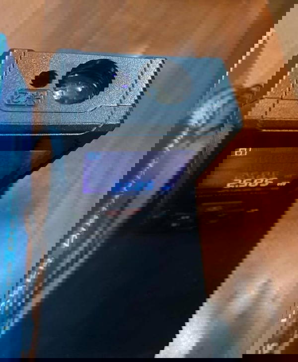 هل سئمت من القياسات اليدوية غير الدقيقة والمستهلكة للوقت؟ نقدم لك متر الليزر الرقمي الذكي Image 1 Preview