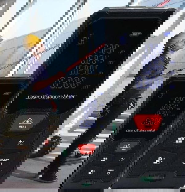 هل سئمت من القياسات اليدوية غير الدقيقة والمستهلكة للوقت؟ نقدم لك متر الليزر الرقمي الذكي Image 2 Preview