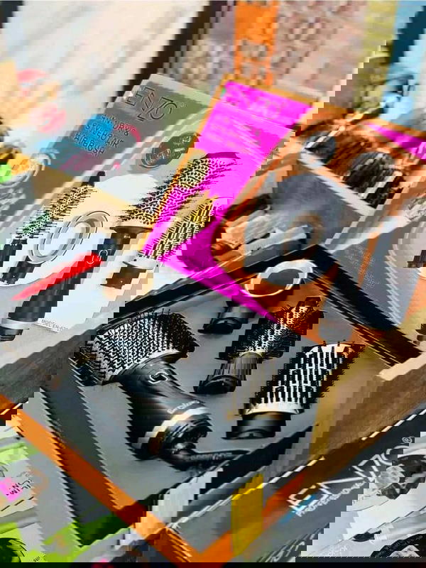 هل تبحثين عن الحل الأمثل لتصفيف شعرك بسهولة وسرعة؟نقدم لكِ بكج ENZO البطاطا 4 في 1 لتجفيف وتصفيف الشعر Image 1 Preview