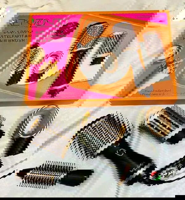 هل تبحثين عن الحل الأمثل لتصفيف شعرك بسهولة وسرعة؟نقدم لكِ بكج ENZO البطاطا 4 في 1 لتجفيف وتصفيف الشعر Image 2 Preview