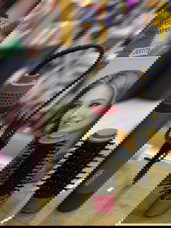 هل تبحثين عن تسريحة شعر مثالية كل يوم؟نقدم لكِ جهاز Styling المتكامل 4 في 1 من dsp Image 7 Preview