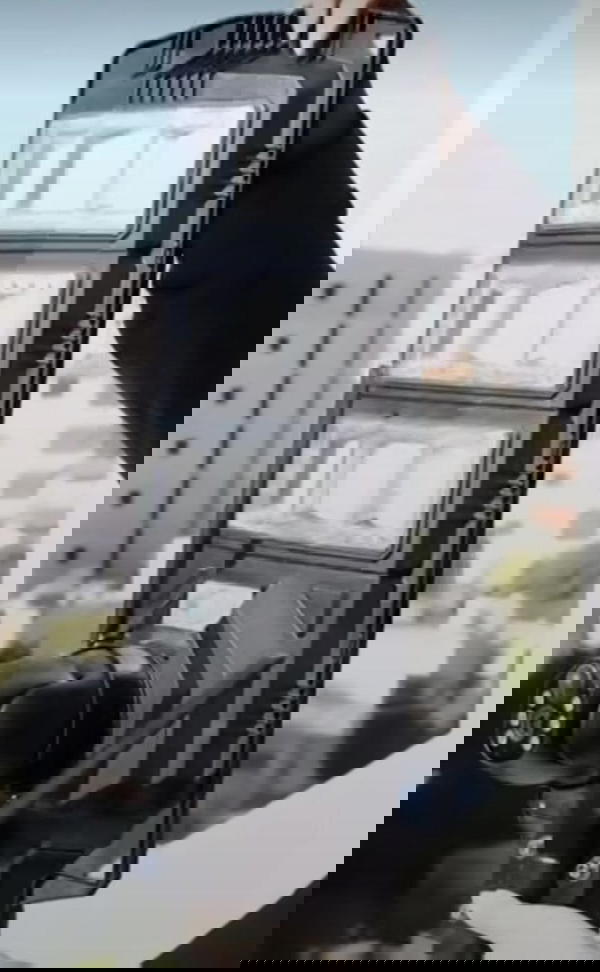 كشاف الطاقه الشمسيه مع كاميرا كشاف 450وات فعلي   مع كاميرا 300 ميجا بيكسل 4k تدعم التصوير الليلي عامود للكشاف حديد ريموت تحكم Image 4 Preview