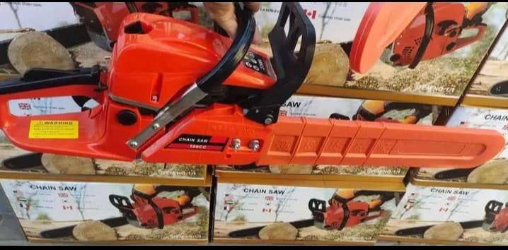 منشار حطب يعمل على البنزين Preview Image