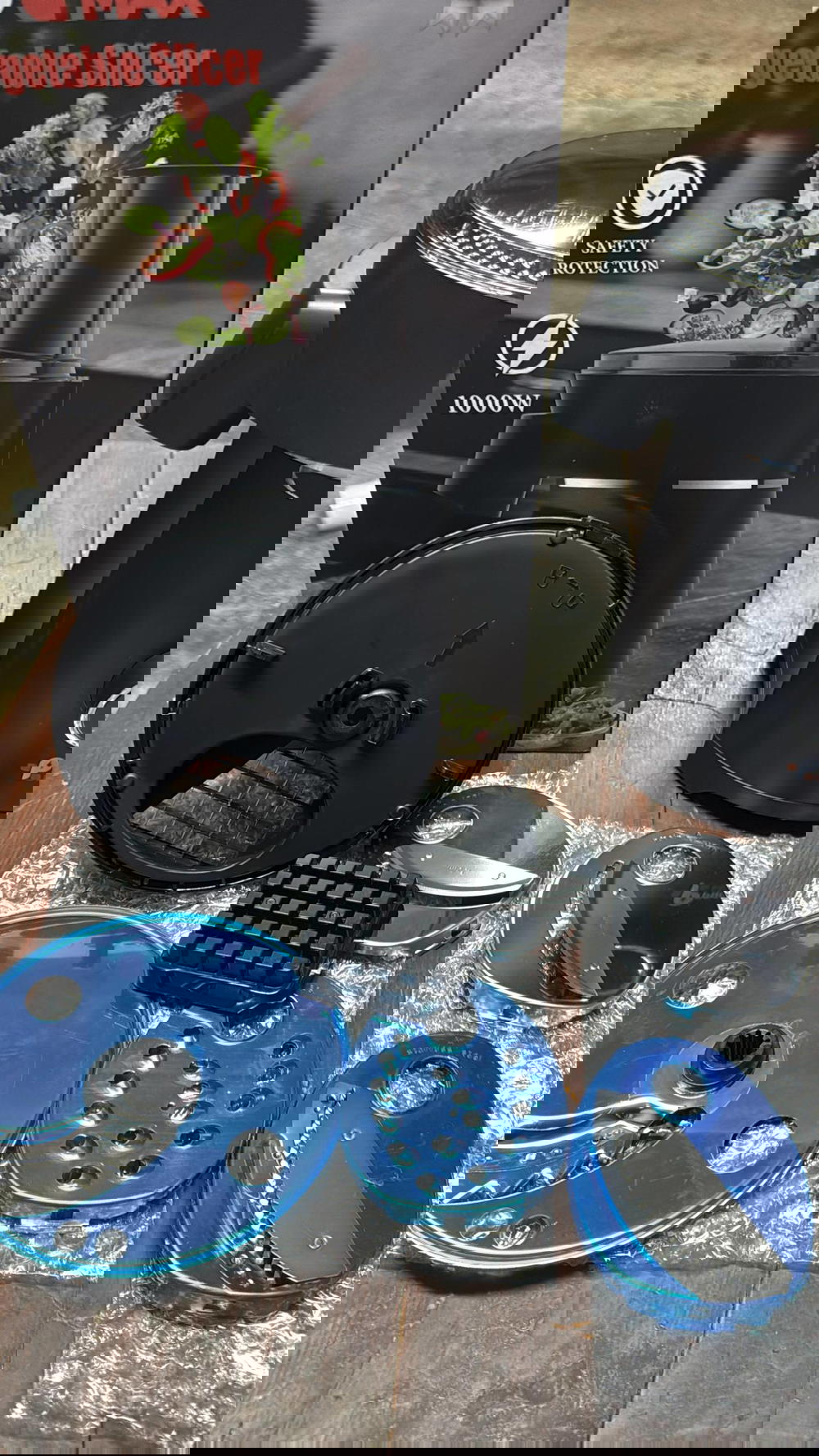 قطاعة السلطة الاصلية مع راس مربعات للسلطة الناعمة المتساوية من قصر الاواني الاصلية  Preview Image