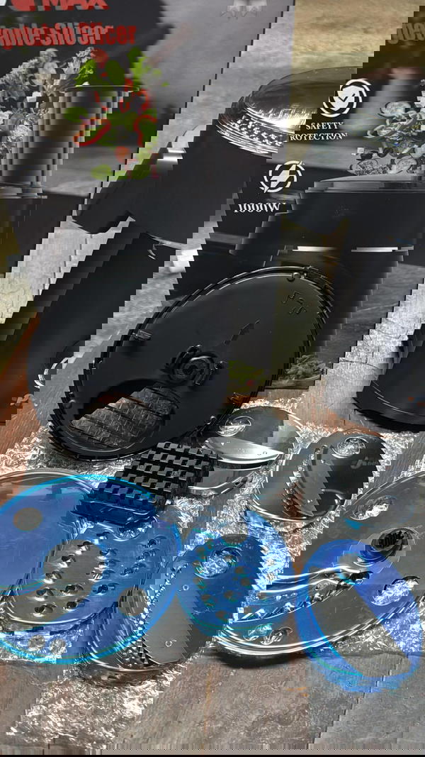 قطاعة السلطة الاصلية مع راس مربعات للسلطة الناعمة المتساوية من قصر الاواني الاصلية  Image 1 Preview