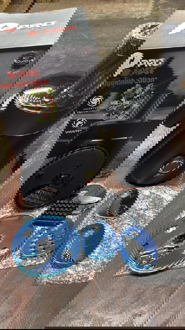 قطاعة السلطة الاصلية مع راس مربعات للسلطة الناعمة المتساوية من قصر الاواني الاصلية  Image 3 Preview