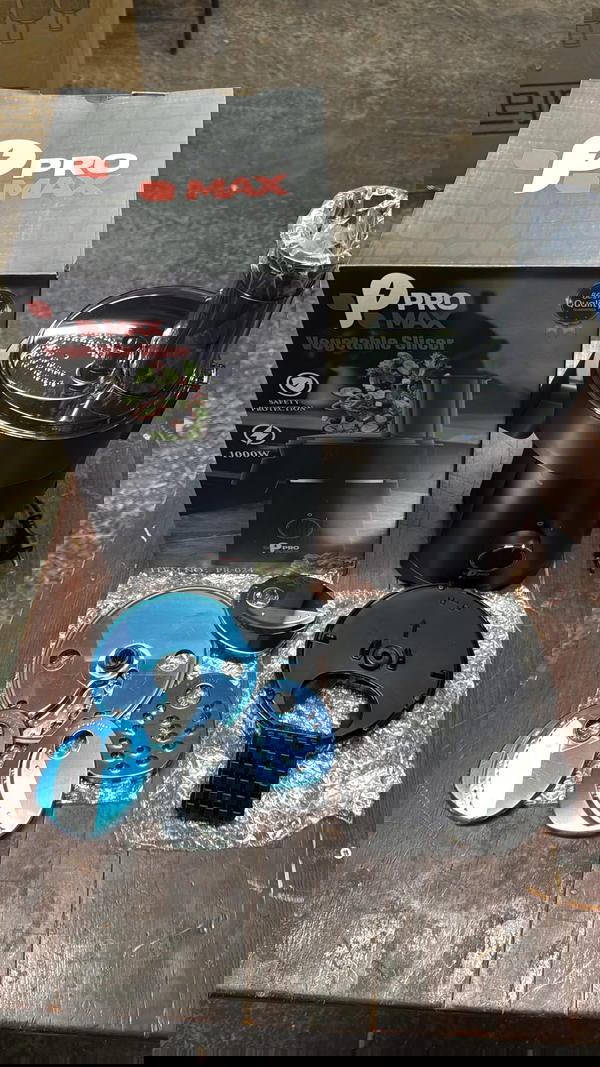 قطاعة السلطة الاصلية مع راس مربعات للسلطة الناعمة المتساوية من قصر الاواني الاصلية  Image 4 Preview