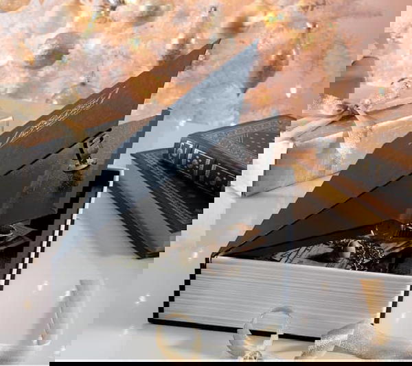 صندوق الخزنة الفولاذي على شكل كتاب  Image 2 Preview