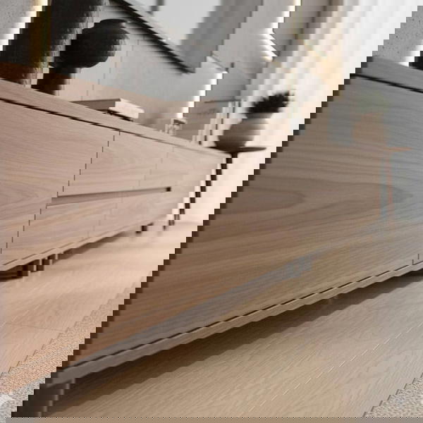 طاولة تلفزيون عصرية  Image 1 Preview