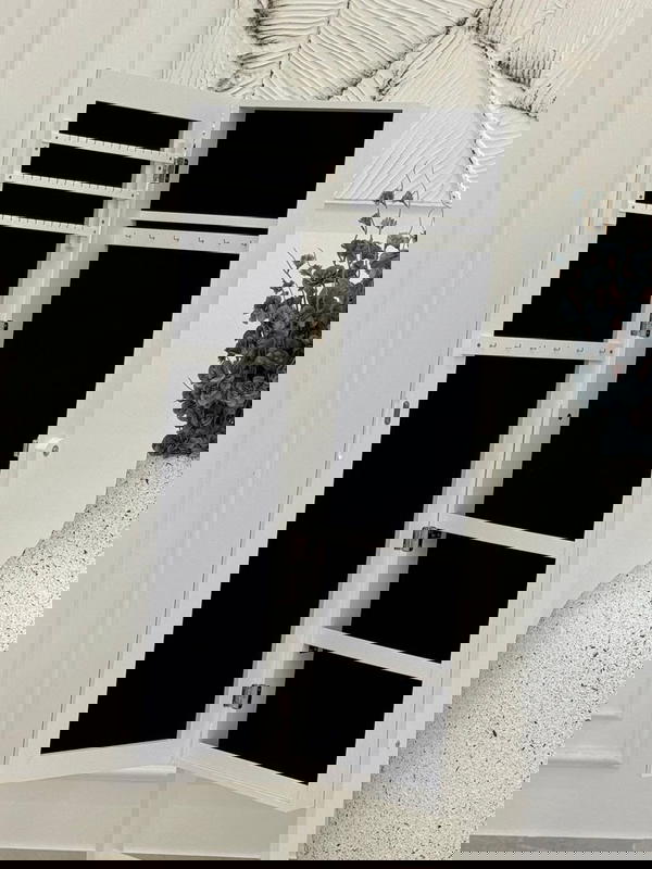 وصلت واخيرا مراي وخزانة اكسسوارات مع مفتاح ارتفاع 160 * 40 سم اشي صح وبتجنن Image 2 Preview