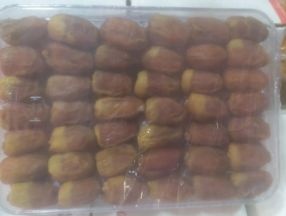 تمور النجمتين ، بلح الوادى علبه شفاف 750جم  Preview Image