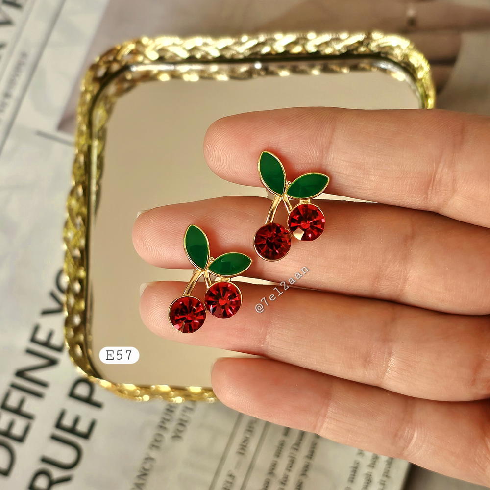 Small Cherry Earring with zircon stone (E75)حلق كريز صغير بفصوص الزيركون Preview Image