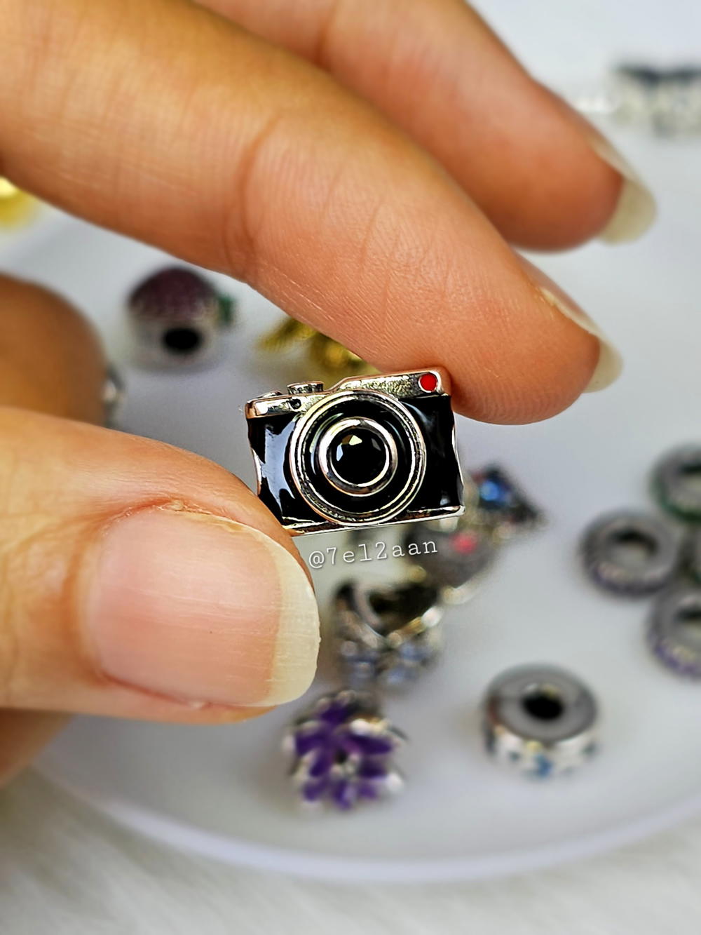 دلاية الكاميرا()Camera charm Preview Image