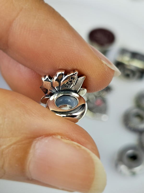 دلاية الوردة البنفسجي() purple flower charm Image 2 Preview