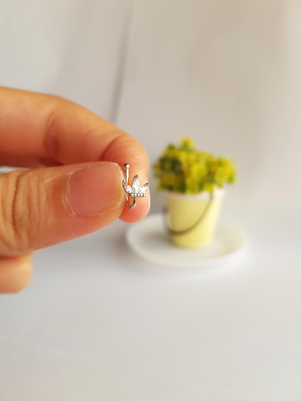 حلق انف تاچ (قطعة واحدة) (NR2) Crown Fake nose ring Preview Image