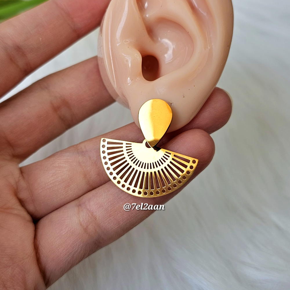 حلق فرعوني نصف دائرة متحرك () Half circle pharaonic earring Preview Image