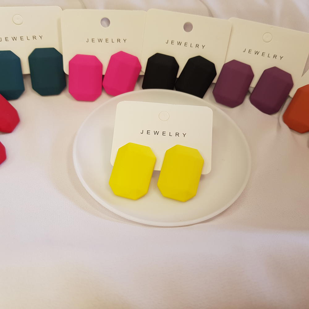 octagon colourful earrings (E16)حلقان ثماني الاضلاع ملونة Preview Image