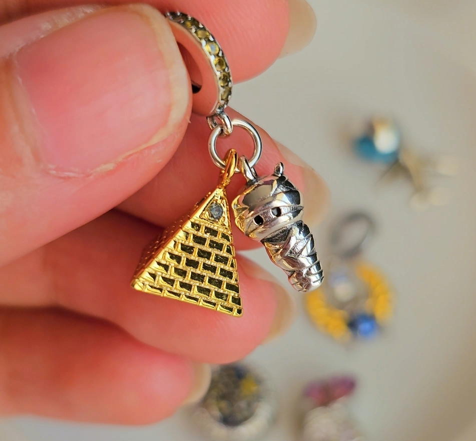 pyramid & mummy charm (chrm21)دلاية الهرم و المومياء Preview Image