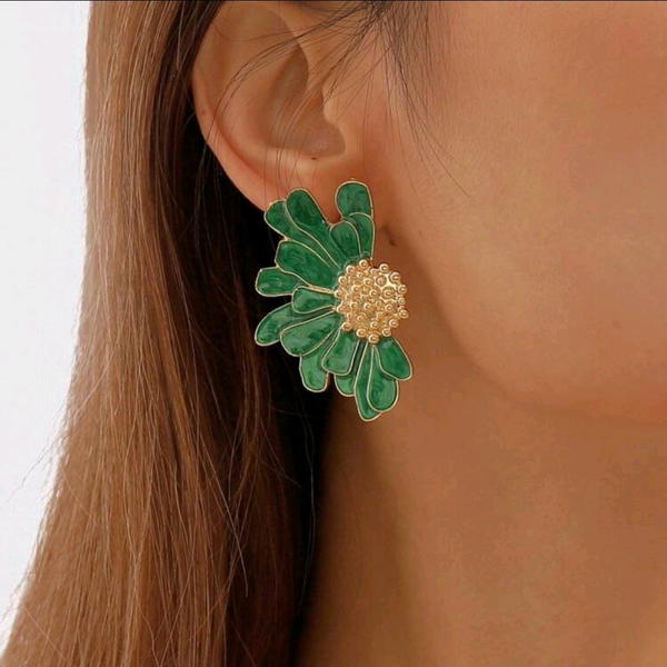 Green half flower pettal(E87) حلق نصف وردة اخضر Image 2 Preview