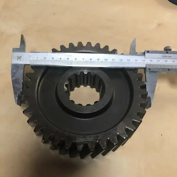 3034465-محرك التروس  يناسب مضخة هيتاشي EX200 HPV116، وجون دير Image 2 Preview