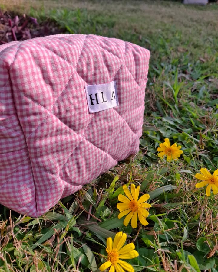 pinky pouch Preview Image