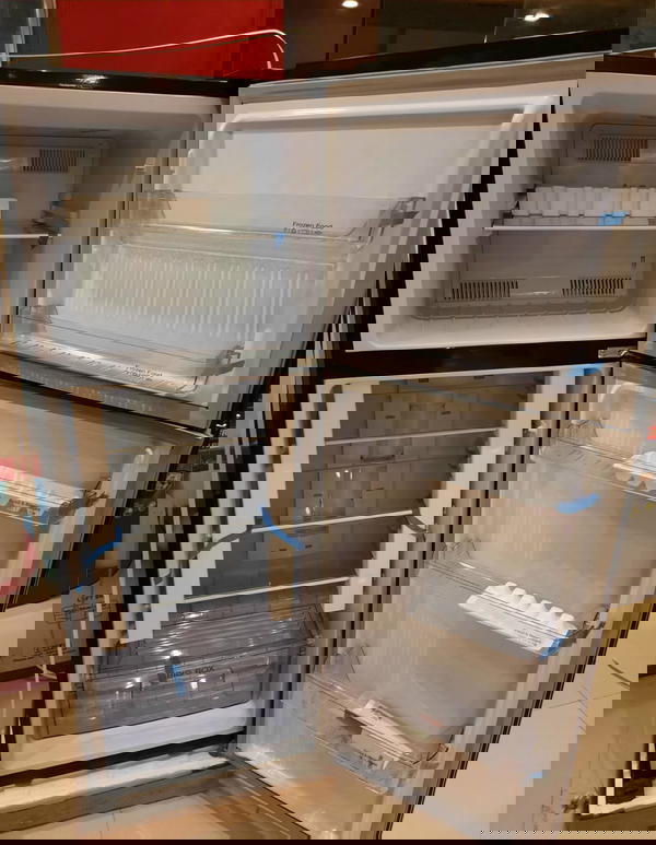 ثلاجة يونيون اير سوبرتك 370 لتر نوفروست ديجيتال انفرتر زجاج اسود URN-440 Image 4 Preview