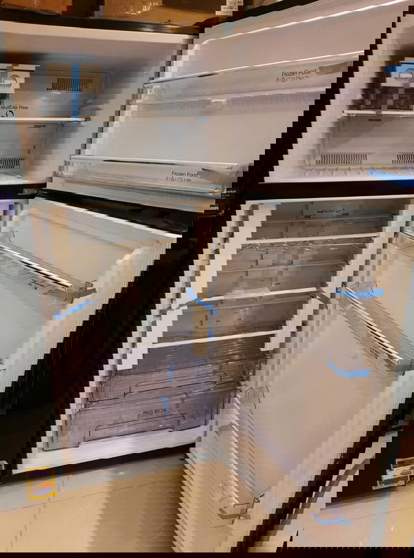 ثلاجة يونيون اير سوبرتك 545 لتر زجاج اسود رسمة طاووس ذهبي-URN-650D  Image 4 Preview