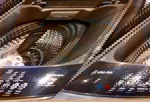 وايت بوينت غسالة ملابس 12 كيلو فوق أوتوماتيك ديجيتال باب زجاجي هيدروليك لون رمادي غامق WPTL12DGGLA Image 4 Preview