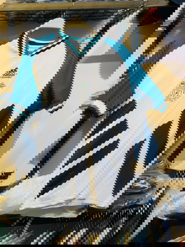 تيشرت ليفربول الكلاسيك  Image 1 Preview