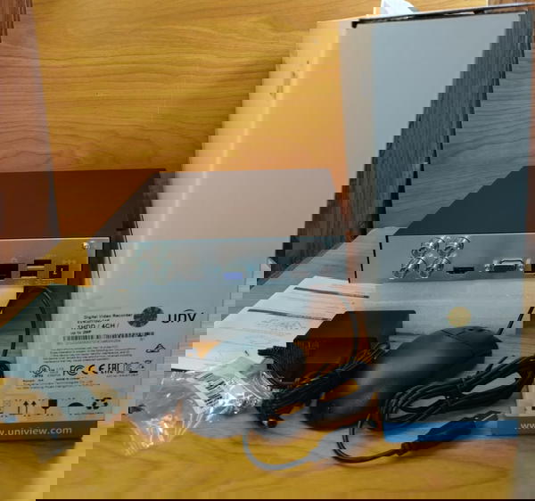4 مخرج 2 ميجا DVR ضمان UNV Image 1 Preview