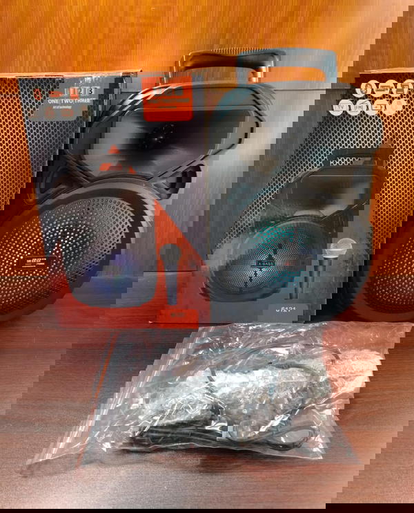 اسبيكر بلوتوث مضئ 4 بوصة + مايك تحكم فوقي TL-6121 Image 2 Preview