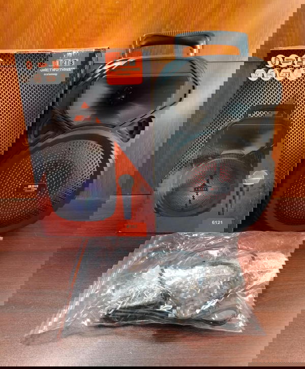 اسبيكر بلوتوث مضئ 4 بوصة + مايك تحكم فوقي TL-6121 Image 3 Preview