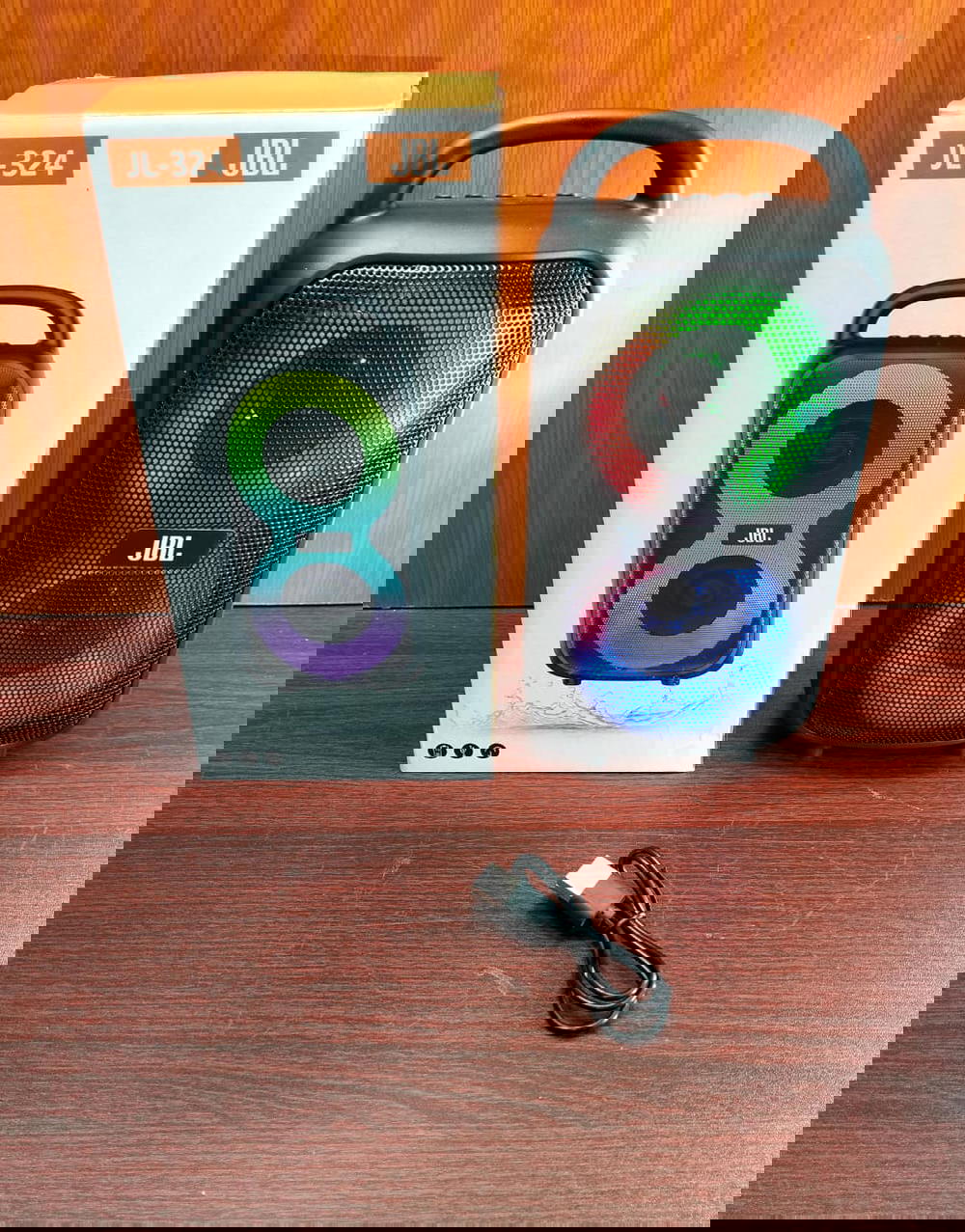 اسبيكر بلوتوث مضئ Jbl jl-324 Preview Image
