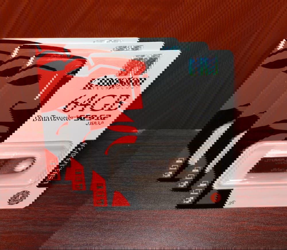 فلاشة 64 جيجا كوبي ضمان سنه Kingston Preview Image