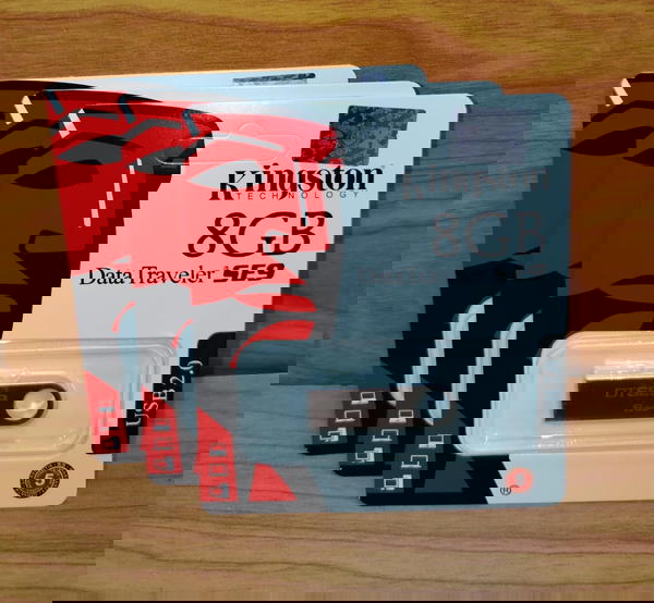 فلاشة 8 جيجا كوبي ضمان سنه Kingston Image 1 Preview