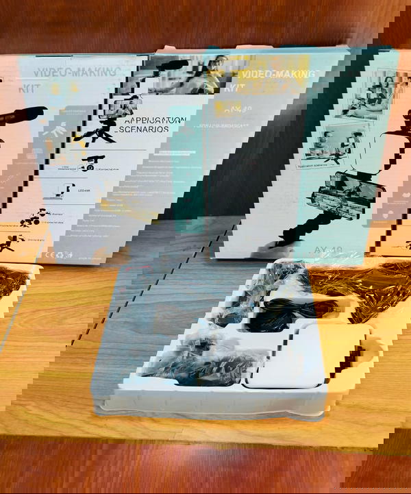 حامل موبايل للتصوير متحرك (إضاءة + مايك) Ay-49 Image 2 Preview