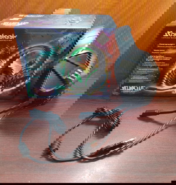 هيدفون جيمينج محيطي مضئ ضمان defender Image 1 Preview