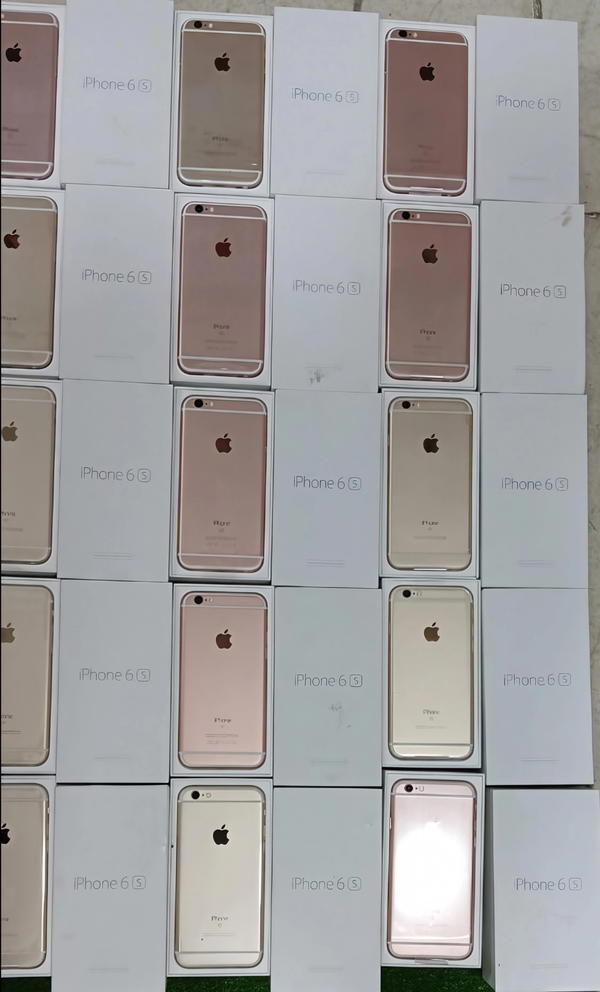 جهاز iPhone 6S - (عليه ضريبة 700ج) - 128 جيجا Image 2 Preview