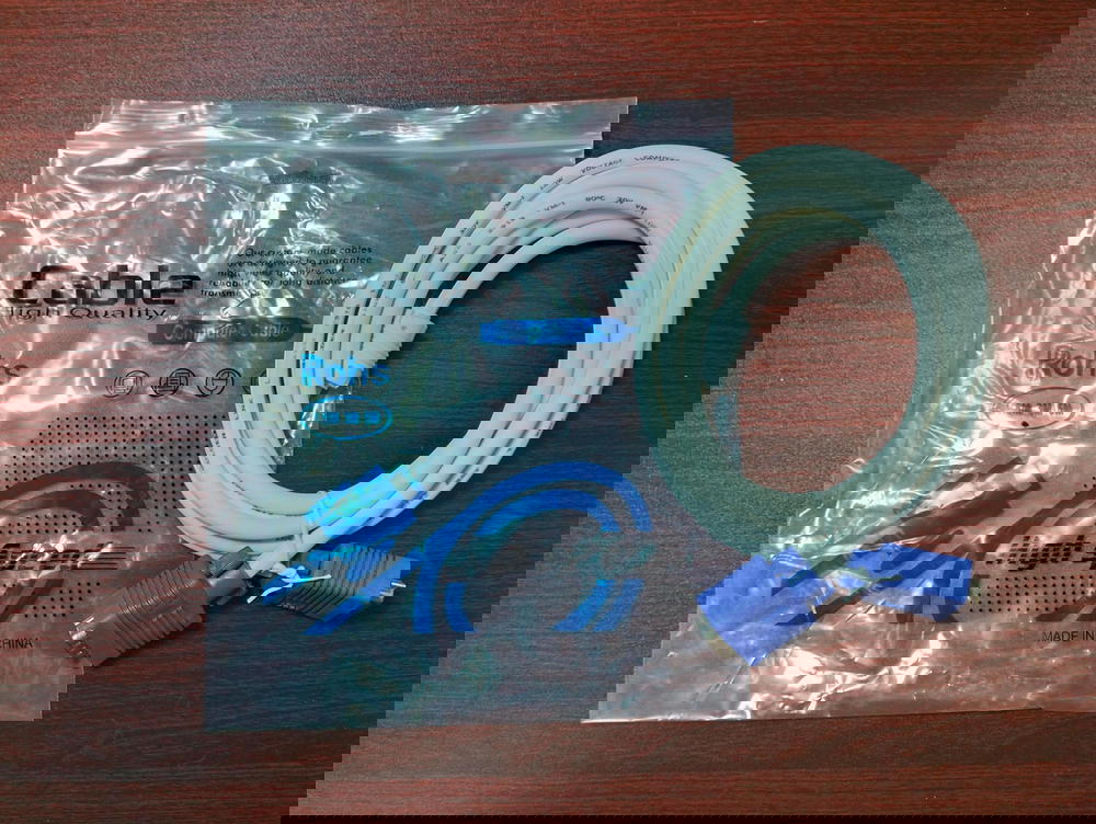 كابل شاشه 3 متر ابيض محمل Preview Image