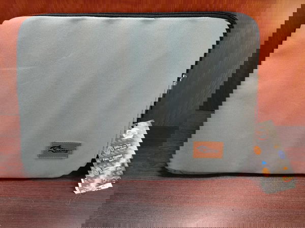 لاب شيرت 15.6 بوصة سيفتي Cougar Image 1 Preview
