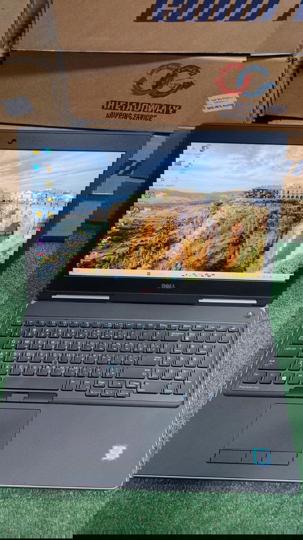 لابتوب استيراد i7 سابع فرز أول Dell Precision W.S 7520 Image 2 Preview