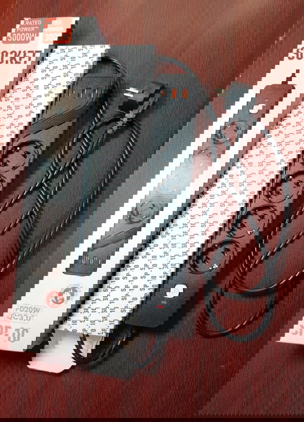 مشترك كهرباء SP-01 احمال (4عين + 2USB + 1PD) Image 2 Preview