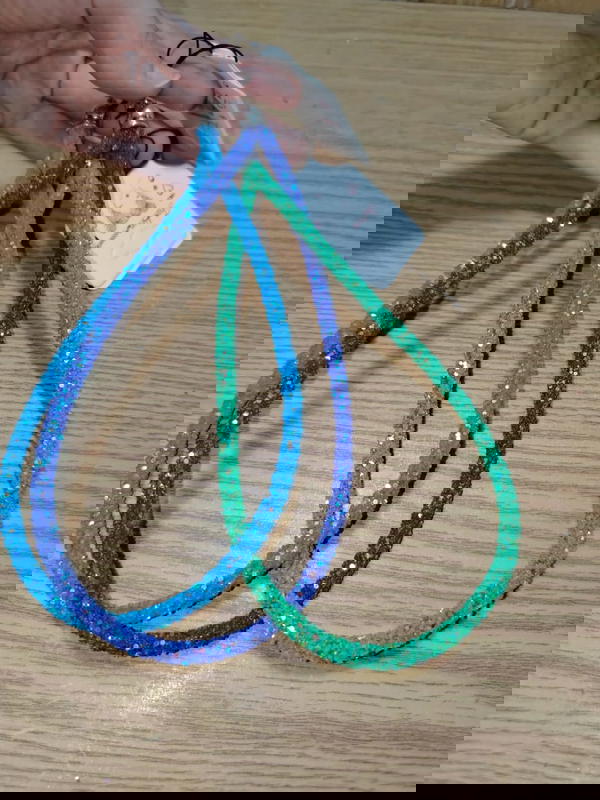 ميدالية آيربود وموبايل كـافـيـار ستراس الوان ✨ Image 1 Preview