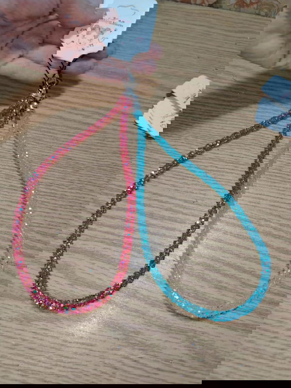 ميدالية آيربود وموبايل كـافـيـار ستراس الوان ✨ Image 2 Preview
