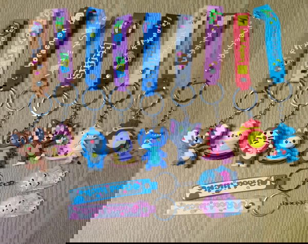 ميداليه اشكال ديزني Image 1 Preview