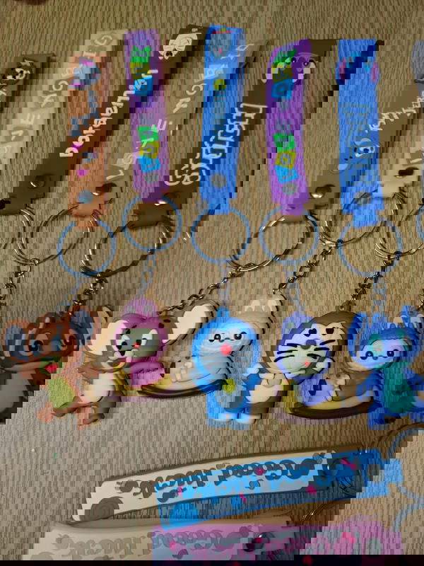 ميداليه اشكال ديزني Image 4 Preview